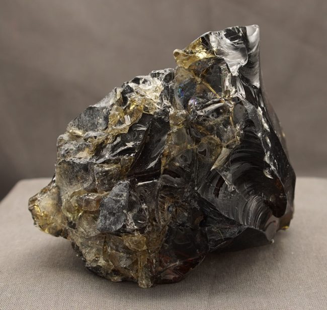 Rare Gem Smokey Earth Shaman "Heart" with crystals Monatomic Andara Crystal 594.0 g. - Image 2
