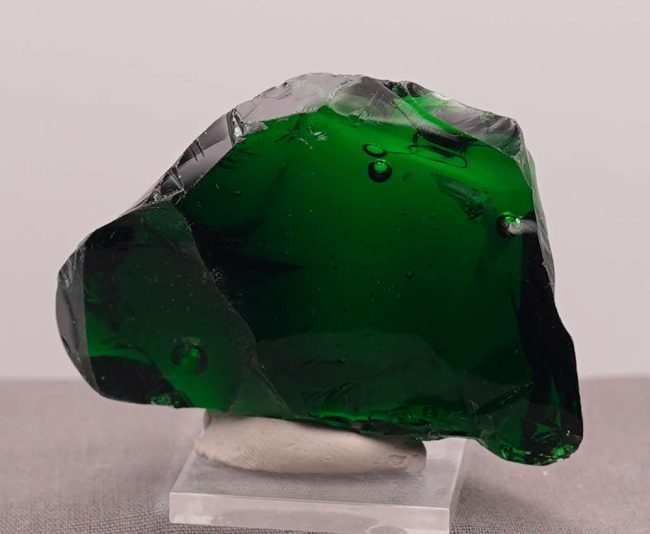 Rare Iridium Emerald with bubbles Monatomic Andara Crystal 83.3 g. - Image 3