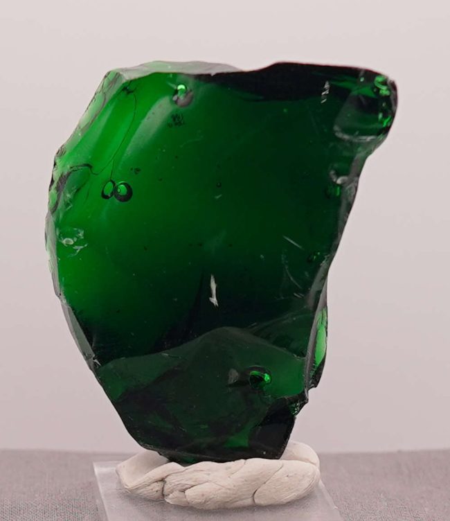 Rare Iridium Emerald with bubbles Monatomic Andara Crystal 83.3 g. - Image 7