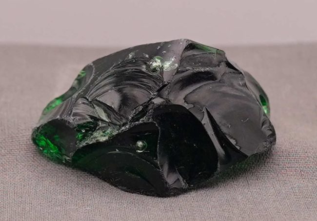 Rare Iridium Emerald with bubbles Monatomic Andara Crystal 36.6 g. - Image 4