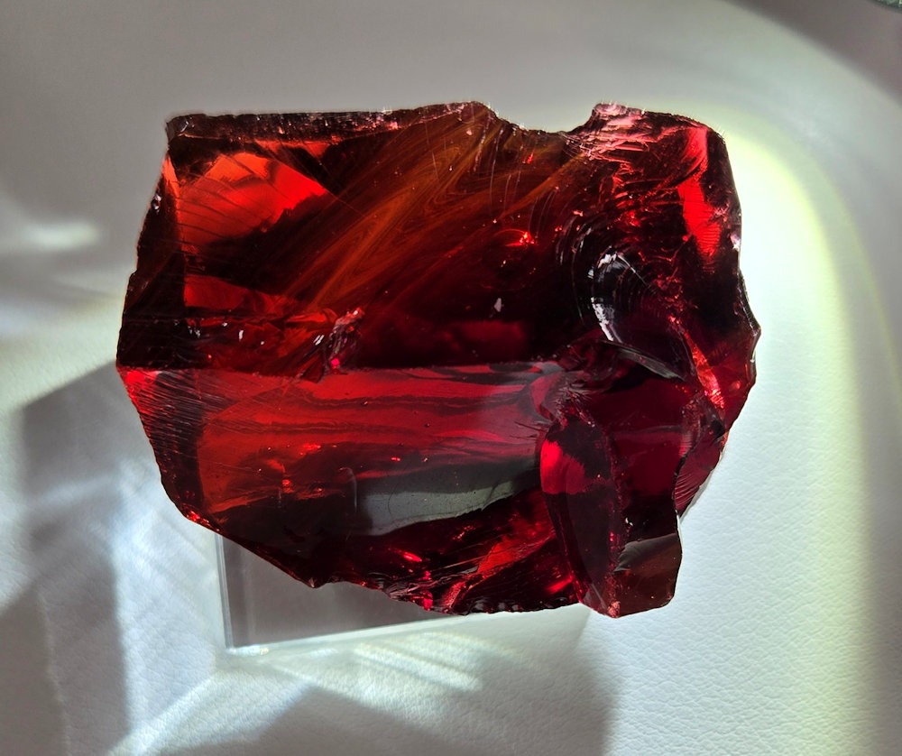 Rare Gem Raspberry Resonance/Gold "Heart" with bubble Monatomic Andara Crystal 108.8 g. - Image 5