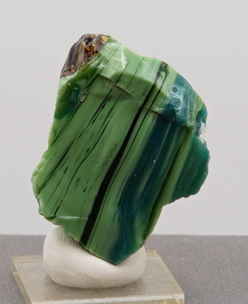 *Extremely Rare Only 2 Pcs. Available* Gem Multi Emerald/Sapphire/Inanna/Lem. Etherium Gold/Pastel Emerald Monatomic Andara Crystal 60.3 g. - Image 3